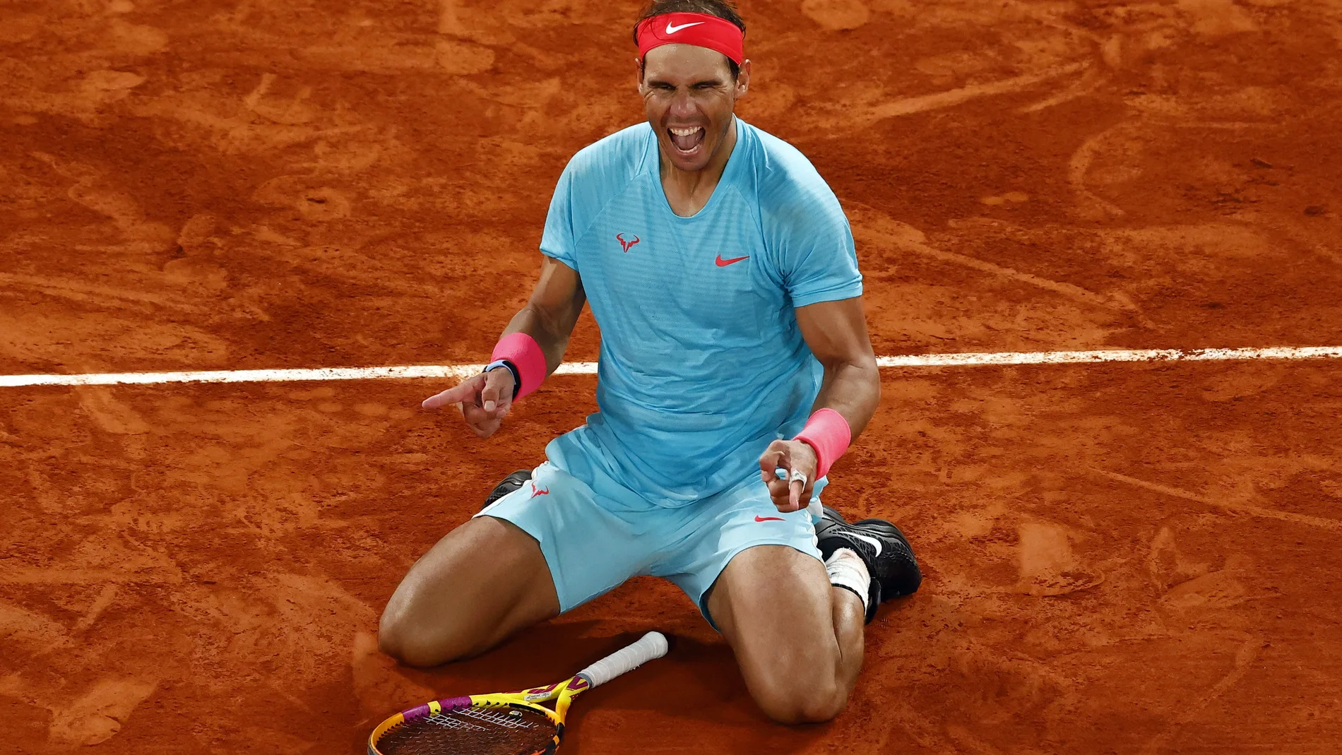 Rafael Nadal tras ganar el partido contra Novak Djokovic en la final de Roland Garros en París.