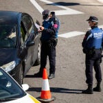 Controles policiales en Madrid para aplicar las restricciones de movilidad por el estado de alarma