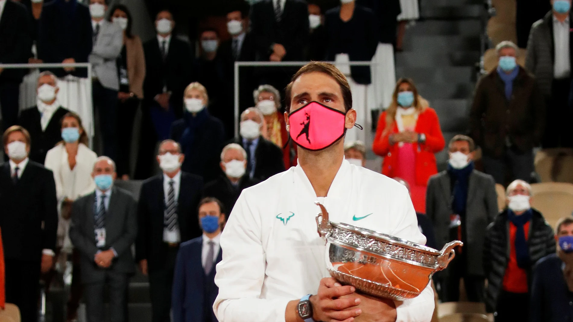 Nadal, emocionado tras ganar su decimotercer Roland Garros