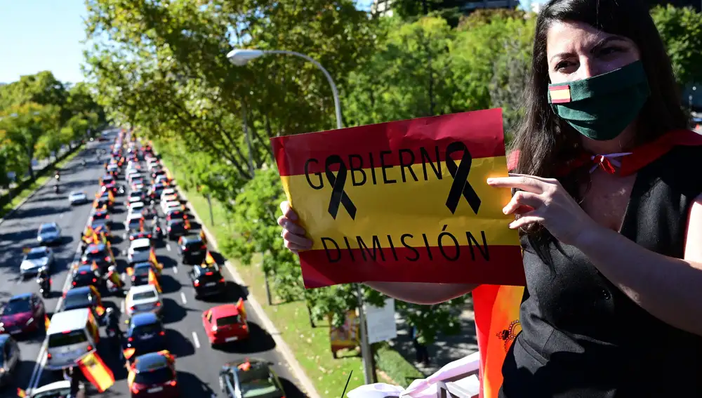 La diputada de Vox Macarena Olona en el Paseo de la Castellana, en Madrid