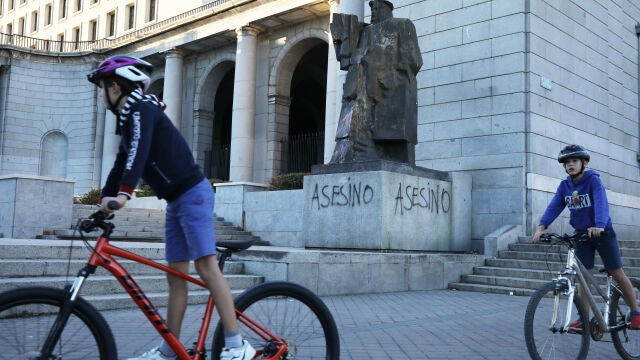 Estatua de Indalecio Prieto en Madrid.