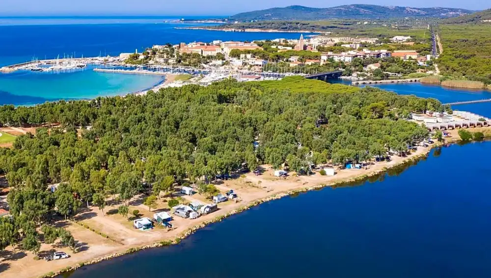 Camping Village Laguna Blu, Cerdeña