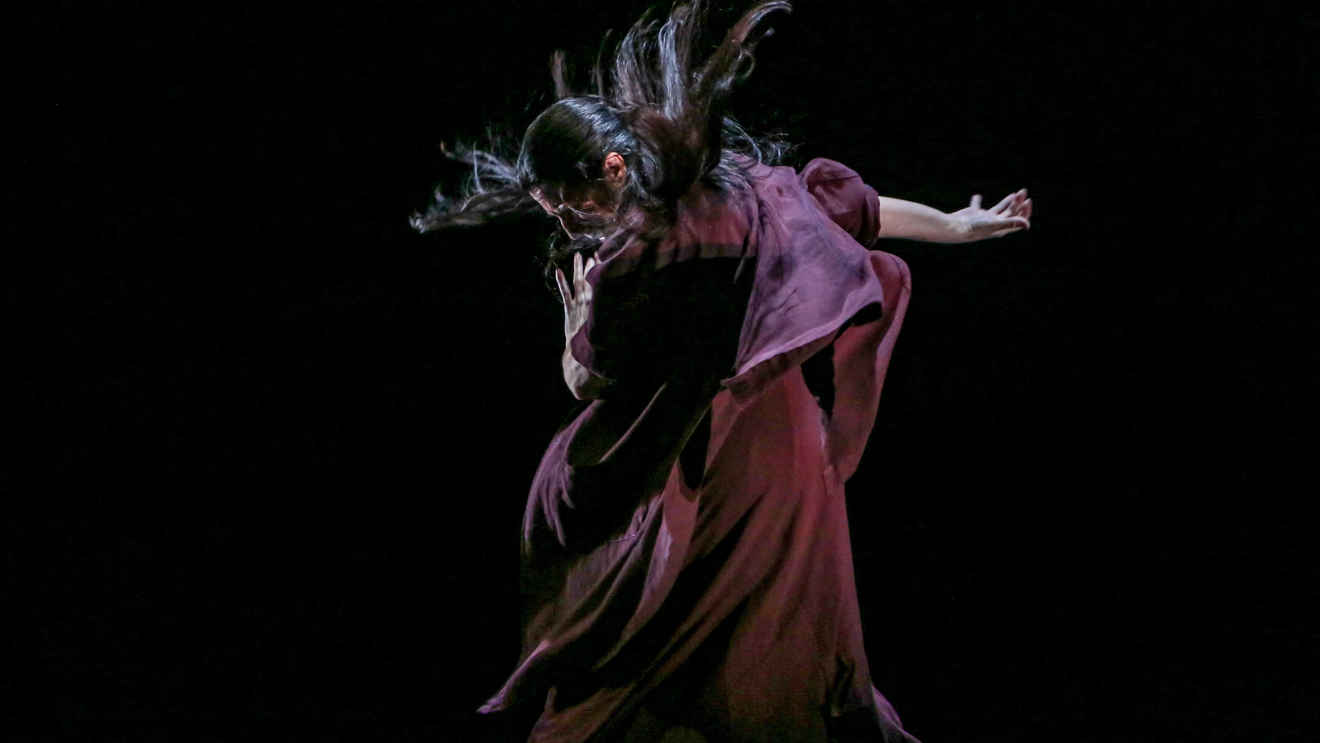 La bailaora y coreógrafa de flamenco María Pagés durante el pase gráfico de la obra ‘Paraíso de los negros’ en los Teatros del Canal, en Madrid