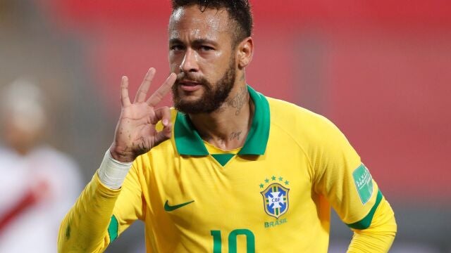 Neymar marcó tres de los goles de Brasil contra Perú.