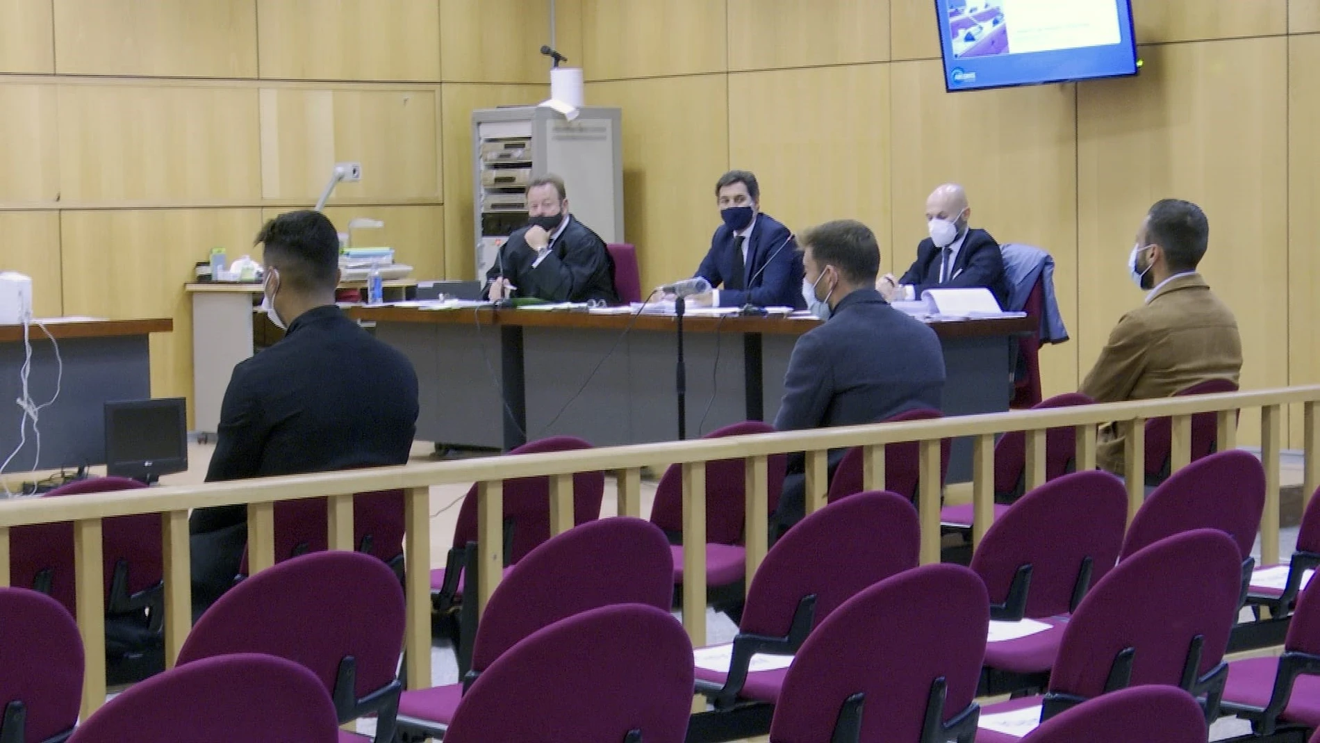 Sergi Enrich, Antonio Luna y Eddy Silvestre, durante el juicio.