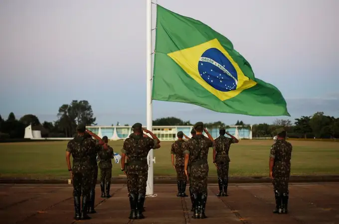 “Operación Amazonas”: Brasil prepara a su ejército para un posible conflicto armado con Venezuela
