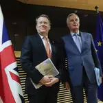 El negociador europeo para el Brexit, Michel Barnier, junto a su homólogo británico, David Frost