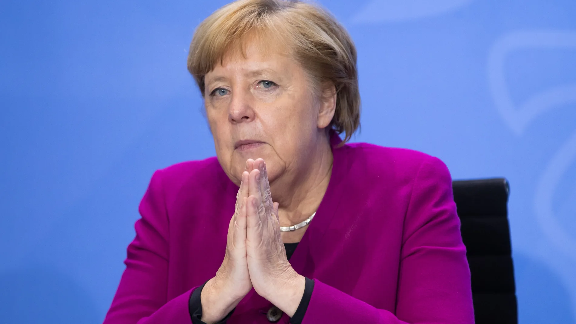 La canciller alemana, Angela Merkel, durante su comparecencia ante la Prensa esta noche