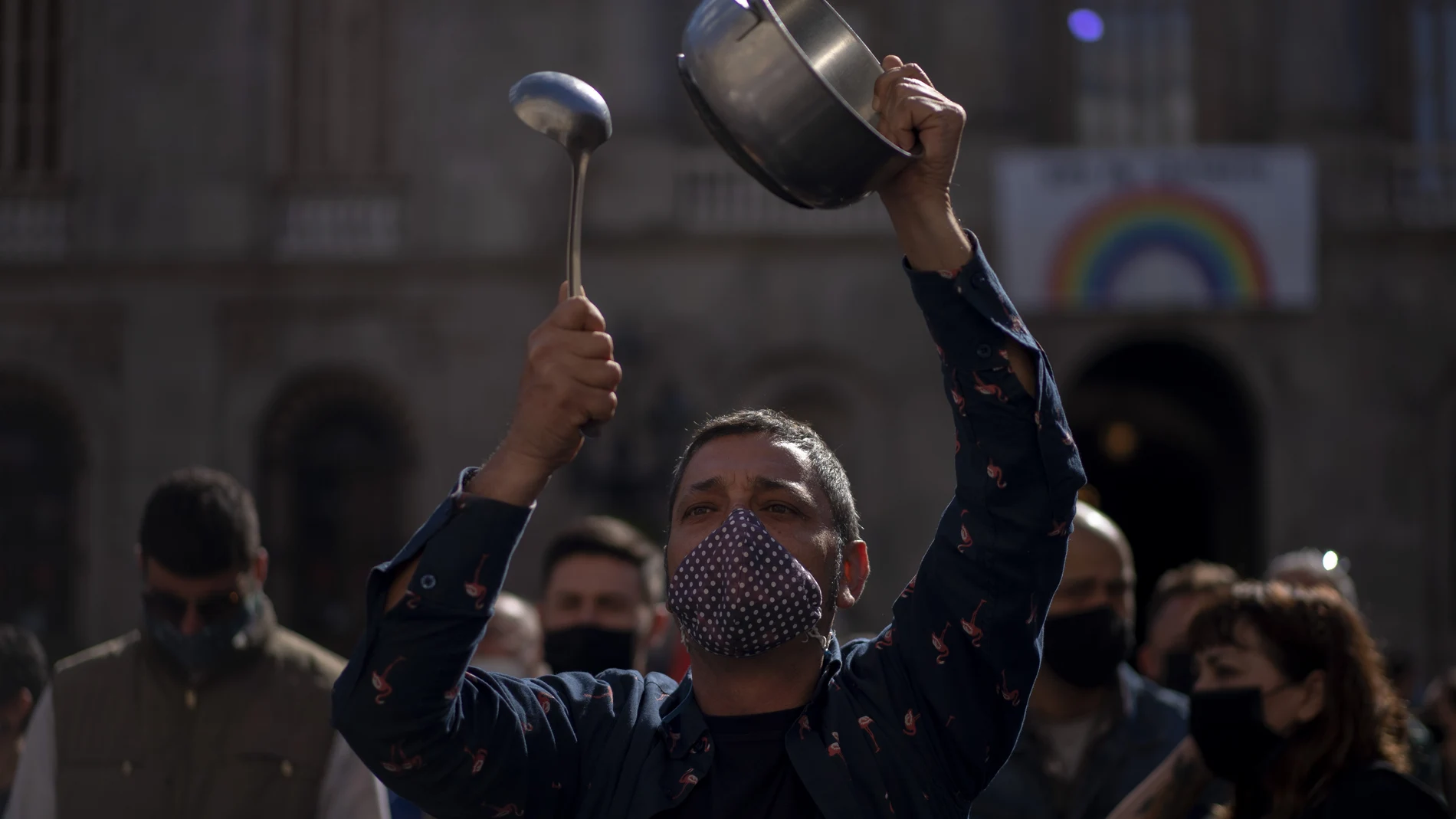 Protesta de los restauradores esta mañana frente a la Generalitat