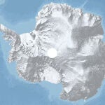 Imagen de la Antártida reconstruida a partir de datos obtenidos por el satélite CryoSat | Fuente: ESA / Cryosat