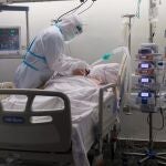 Mayores, embarazas, personas con obesidad, diabetes, VIH o cáncer estarían en situación de alto riesgo en caso de contraer la infección.