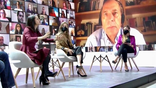 La líder de Cs, Inés Arrimadas en el acto de presentación de Malena Contestí, Jesús Cuadrado y Jesús Salva que modero la portavoz de los naranjas Melisa Rodríguez