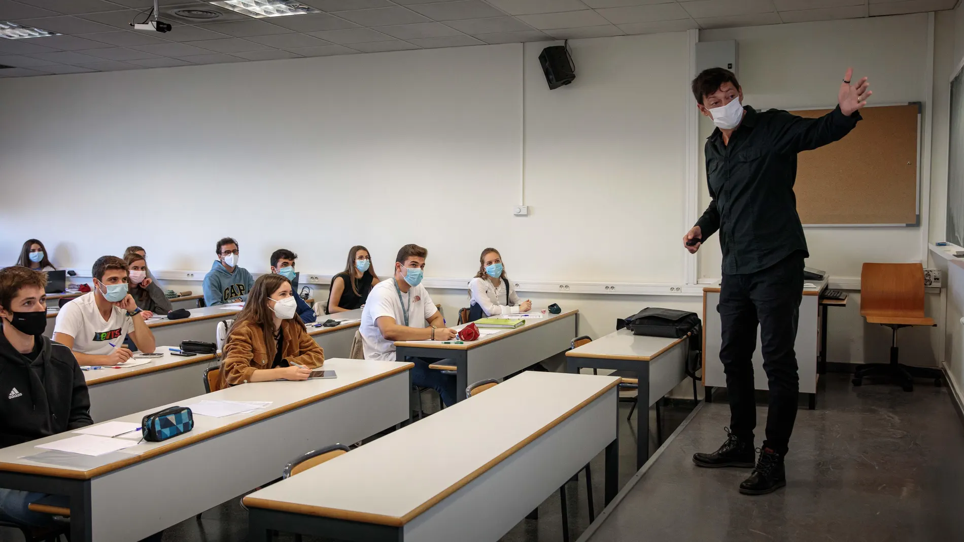 Las universidades valencianas acuerdan la “mínima presencialidad” en las aulas en febrero