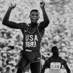 Carl Lewis fue la gran estrella de los Juegos de Los Ángeles