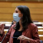 La ministra de Igualdad, Irene Montero, interviene durante una sesión de control al Gobierno en el Senado