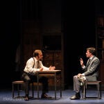 Carlos Serrano (izda.) y Daniel Grao suben la historia de Turing a la Verde de los Teatros del Canal