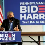 El ex presidente Barack Obama hace campaña por los candidatos demócratas, Joe Biden y Kamala Harris, en Pensilvania