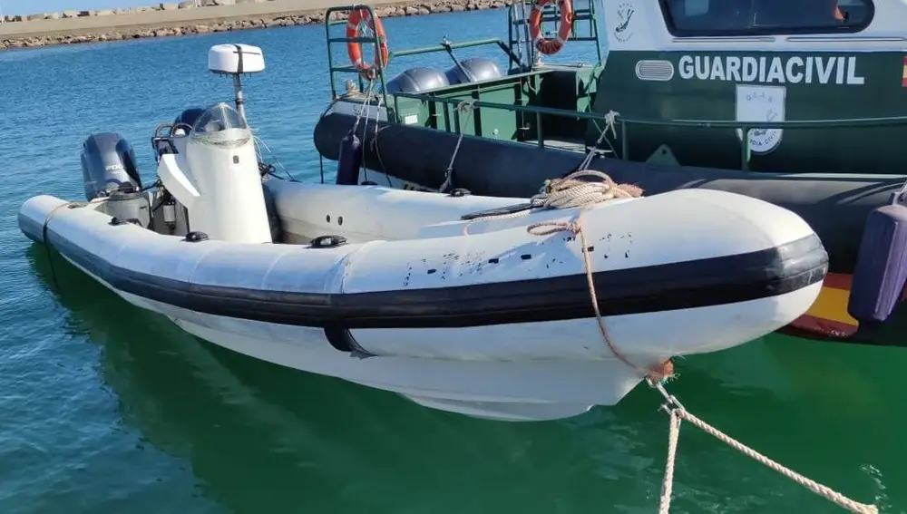 Narcolancha interceptada por la Guardia Civil cerca de las islas Chafarinas en 2020
