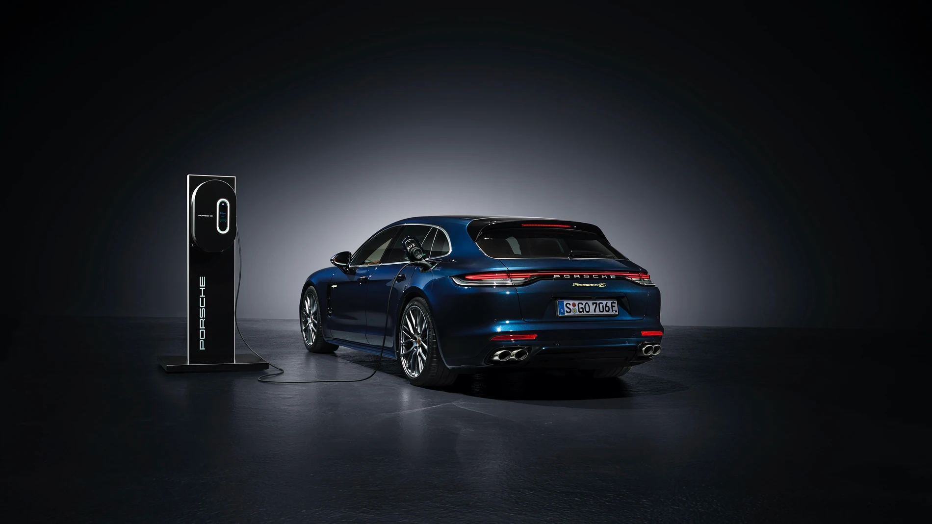 Porsche Panamera 2021