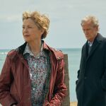 Bill Nighy y Annete Bening interpretan en "Regreso a Hope Gap" a un matrimonio que se enfrenta al difícil trance de divorcio