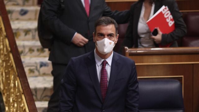 El presidente del Gobierno, Pedro Sánchez, tras la finalización del debate de la moción de censura planteada por Vox, donde anunció que paralizaba la tramitación de la reforma judicial
