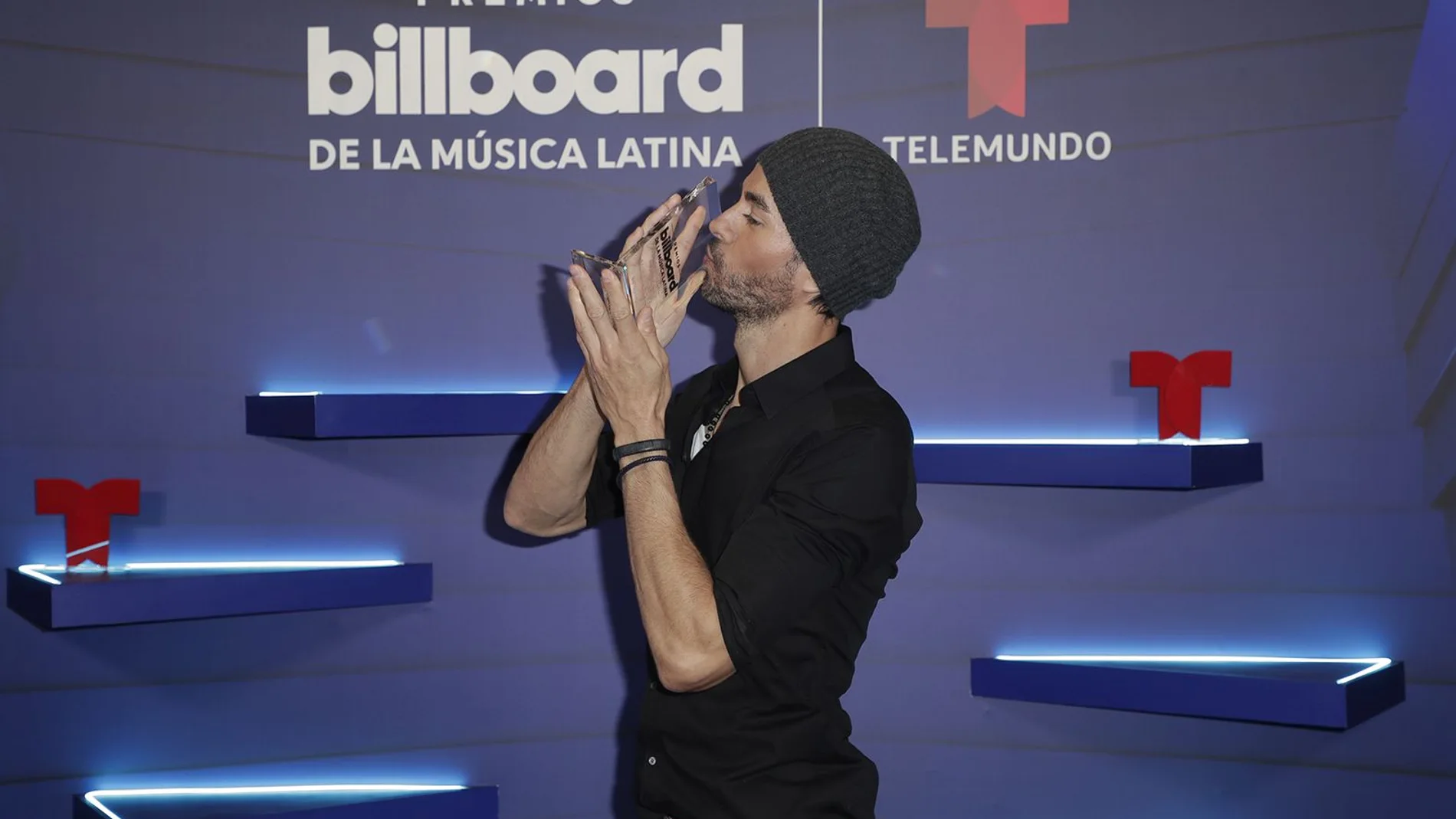 El artista Enrique Iglesias en los Premios Billboard de la Musica Latina 2020