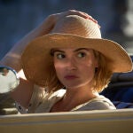 Lily James da vida a la segunda señora de Winter en la nueva versión de "Rebeca"