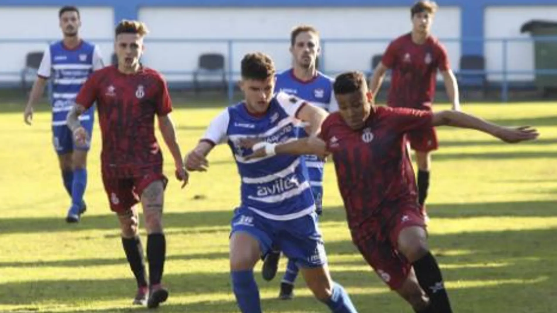 El Covid golpea al fútbol asturiano