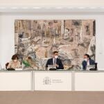 El presidente del Gobierno, Pedro Sánchez, ayer, en el Consejo de Ministros extraordinario que decretó el estado de alarma en España