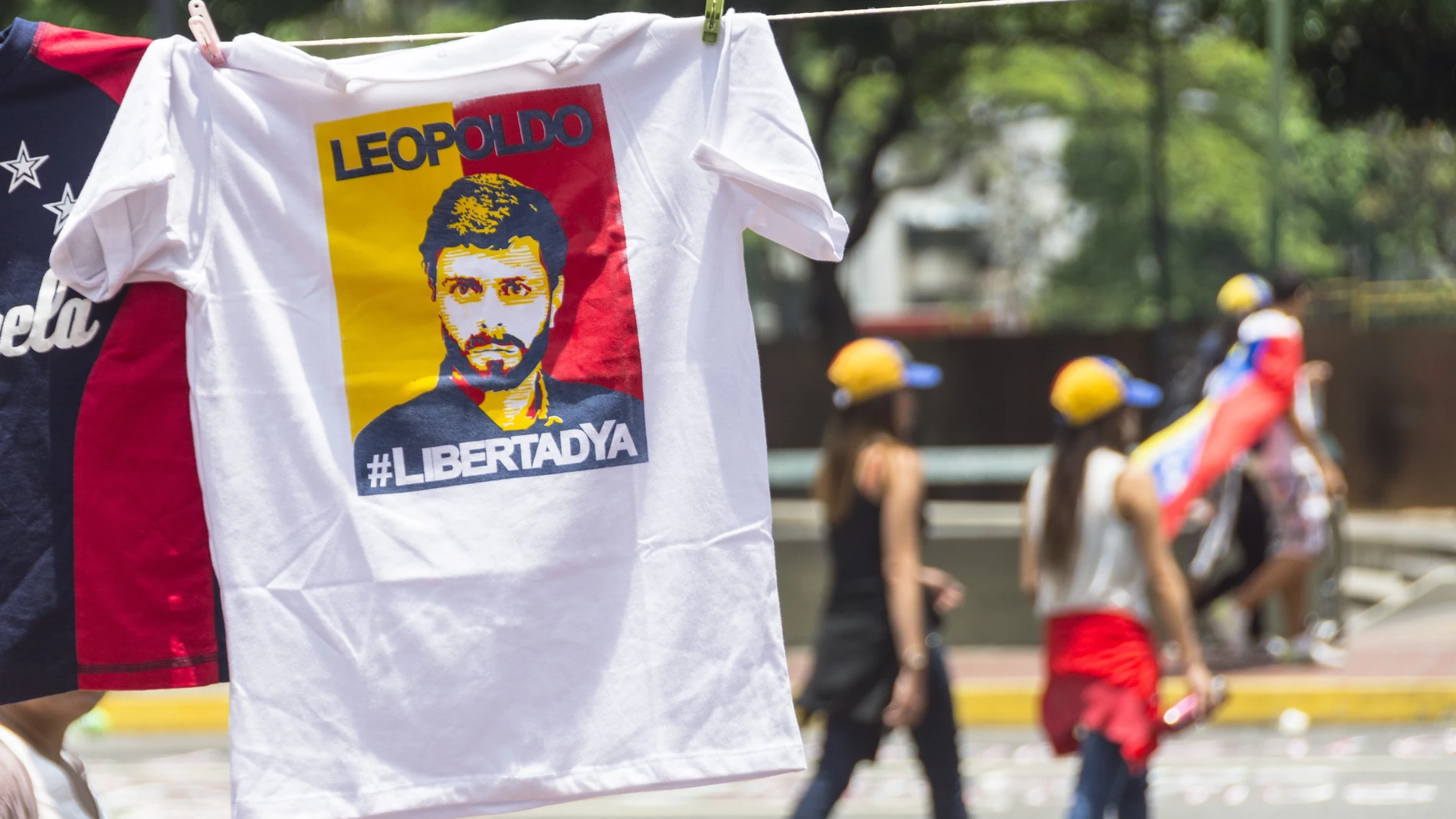 Camiseta con el rostro del dirigente opositor venezolano Leopoldo López (Foto de ARCHIVO)26/04/2017