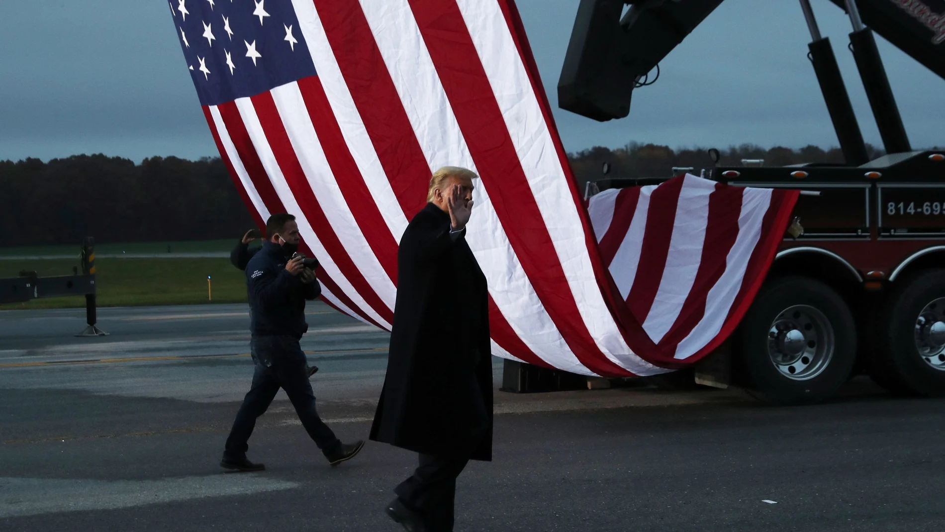 El presidente Donald Trump tras un acto electoral en Martinsburg (Pensilvania)