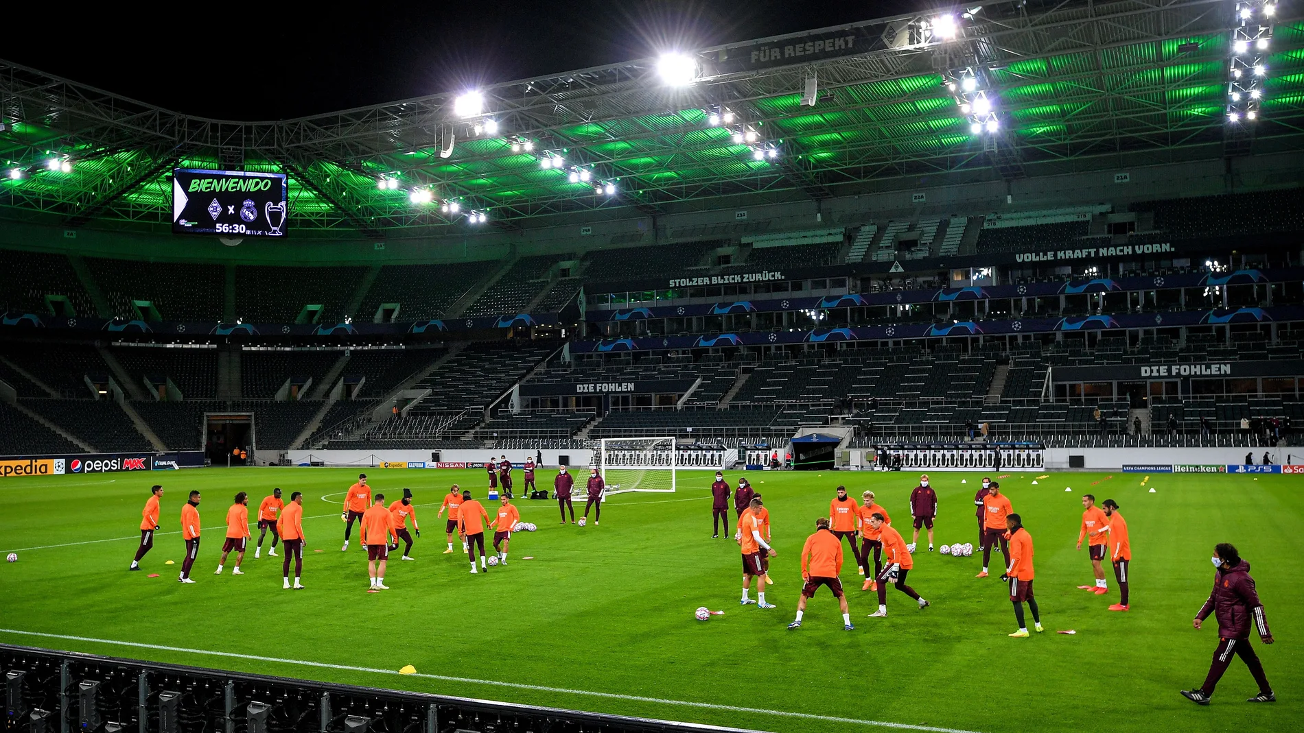 El Real Madrid se entrenó este lunes en el Borussia Park.