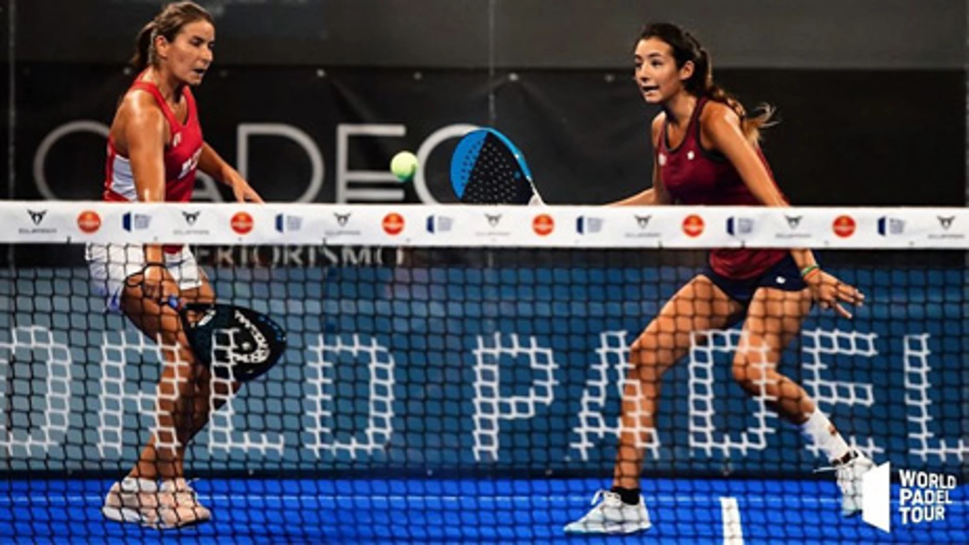 Alix Collombon y Nicole Traviesa