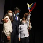 Leopoldo López y su familia en la rueda de prensa en el Circulo de Bellas Artes.