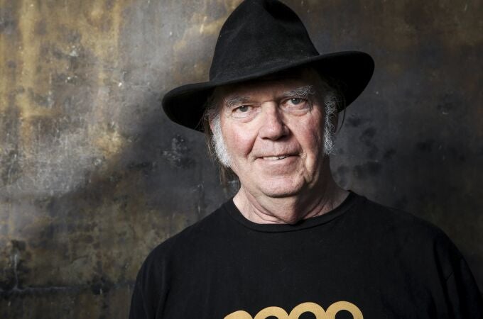 Neil Young vende los derechos de más de 1.080 canciones suyas, la mitad de su catálogo, a la compañía Hipgnosis