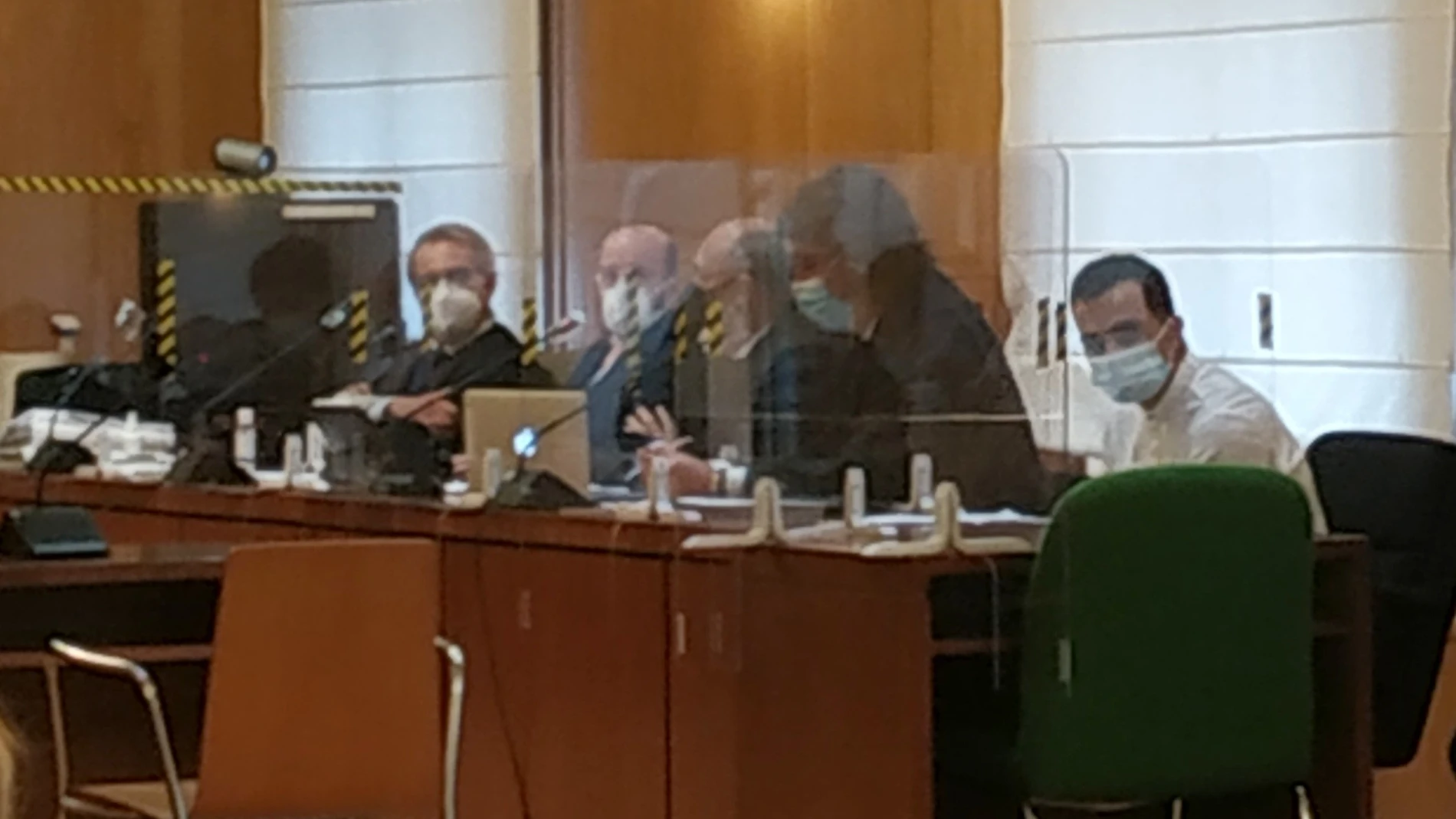 El presunto autor del crimen de Nava, en la última jornada de juicio con jurado popular
