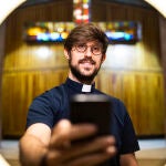 27/10/2020. © Jesús G. Feria.Entrevista al Padre Damian, quien arrasa en redes a través de la aplicación de Tik Tok.