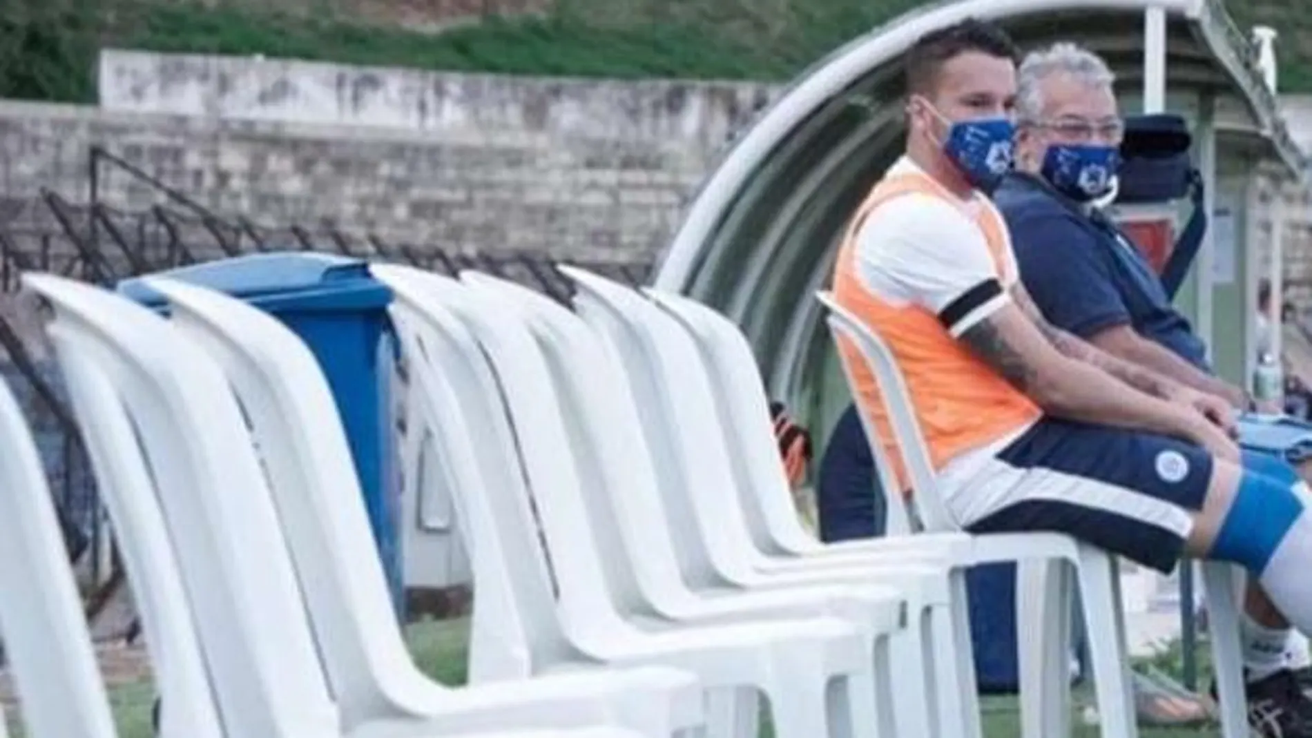 El banquillo con Lucas Macanhan como único suplente