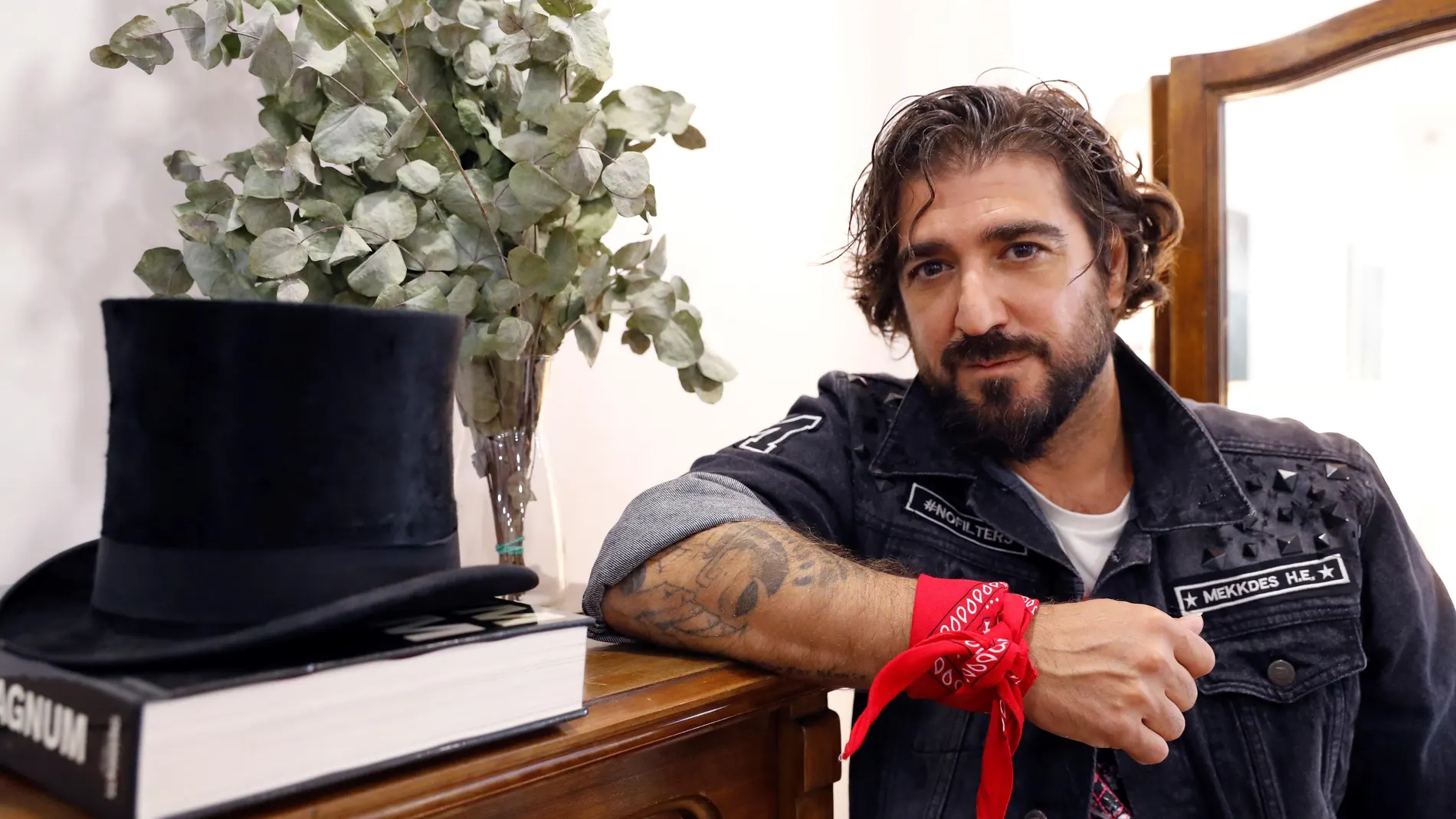 El cantante Antonio Orozco posa durante una entrevista.