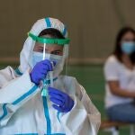 Imágenes de archivos de un cribado masivo realizado en Sevilla