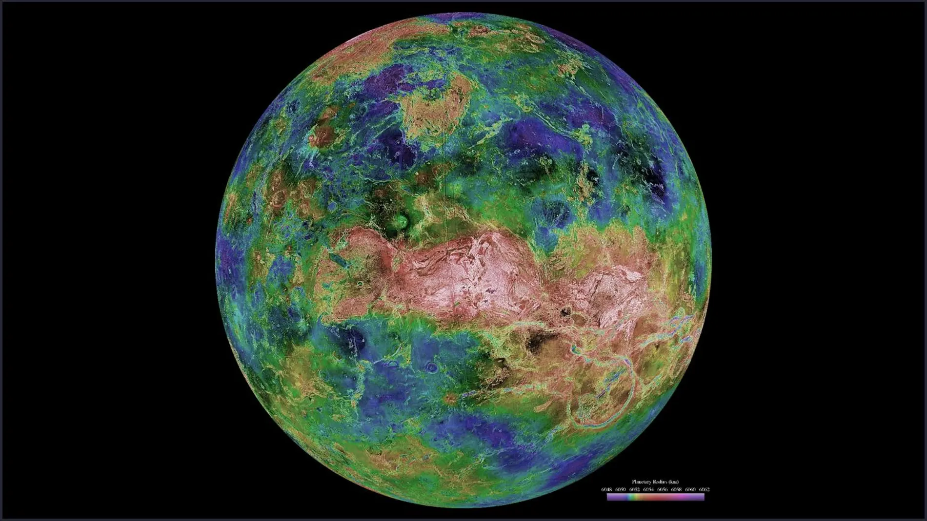 Imagen de la orogenia venusiana. La paleta de colores muestra las elevaciones del terreno codificando el rojo las mayores altitudes y el azul los valles.