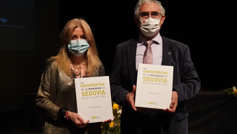 Mercedes Sanz de Andrés presenta su nueva publicación sobre los cementarios de Segovia