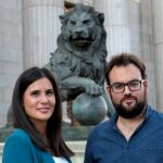 Los periodistas de La Sexta, María Llapart y José Enrique Monrosi, son los autores de ""La coalición frente a la pandemia"