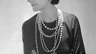 La diseñadora Coco Chanel.