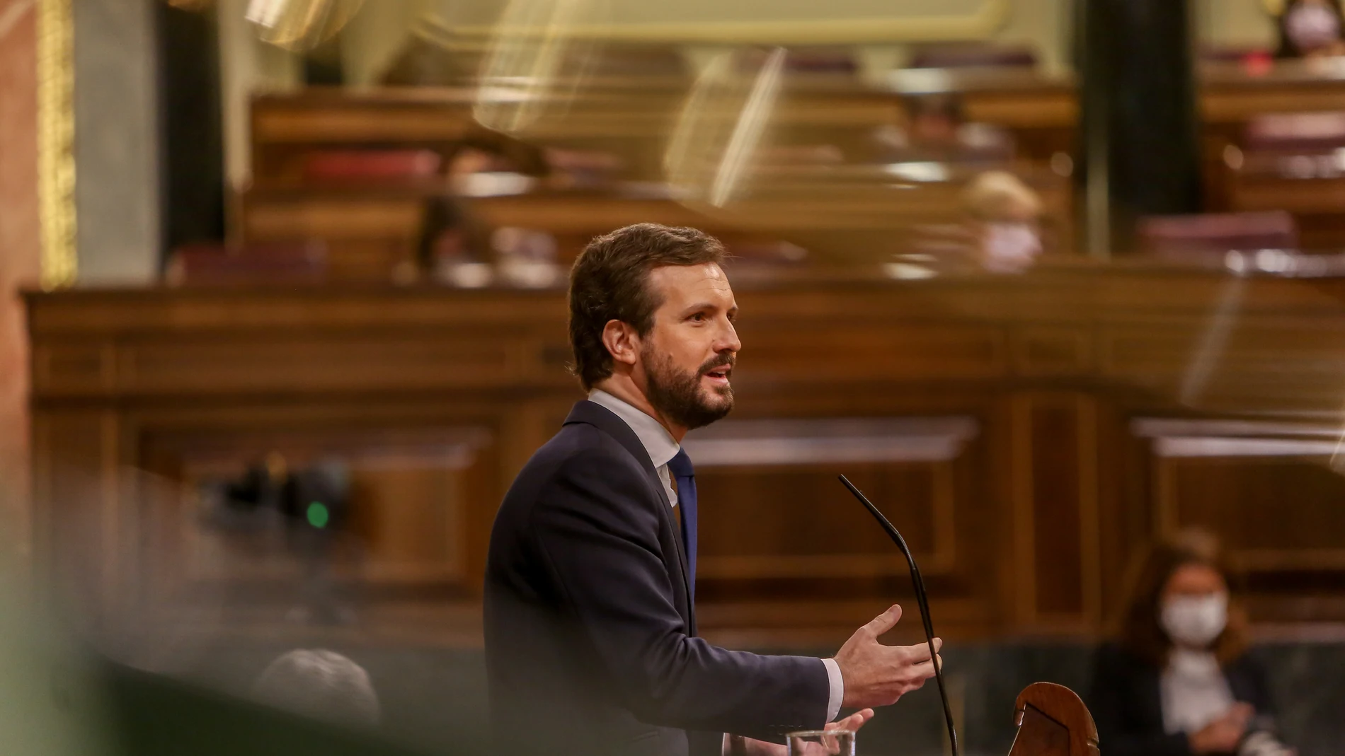 El líder del PP, Pablo Casado, interviene durante una sesión plenaria en la que el Gobierno solicita al Congreso la prórroga del estado de alarma debido a la crisis sanitaria del Covid-19, en Madrid, (España), a 29 de octubre de 2020. Su propuesta incluye la comparecencia del presidente cada dos meses, aunque sin votación, y hasta el 9 de marzo, cuando el Consejo Interritorial de Salud –compuesto por el Ejecutivo y los gobiernos de las comunidades autónomas– decidirá su prolongación hasta el 9 de mayo.