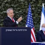 Benjamin Netanyahu con e embajador de EEUU David Friedman