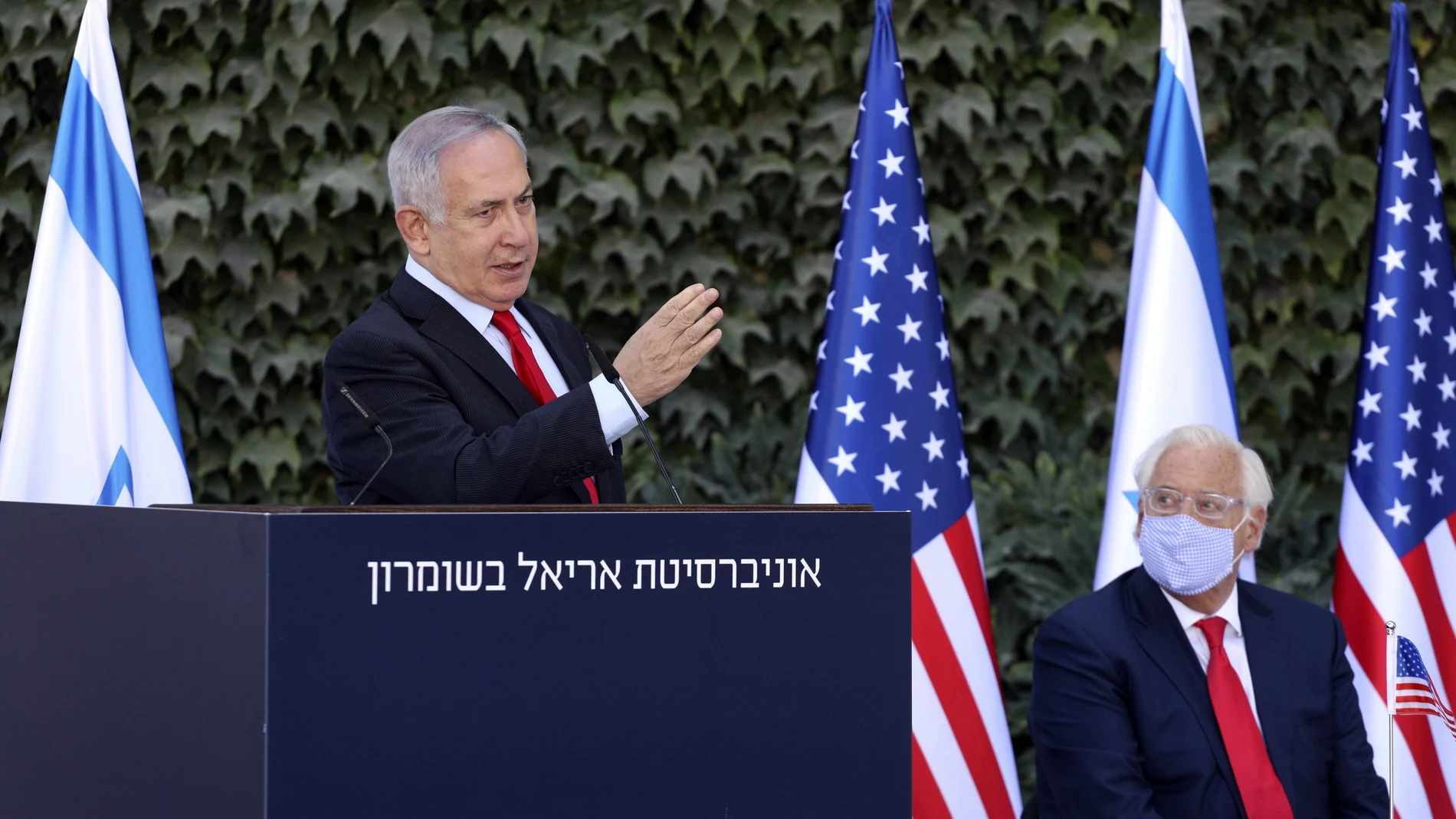 Benjamin Netanyahu con e embajador de EEUU David Friedman