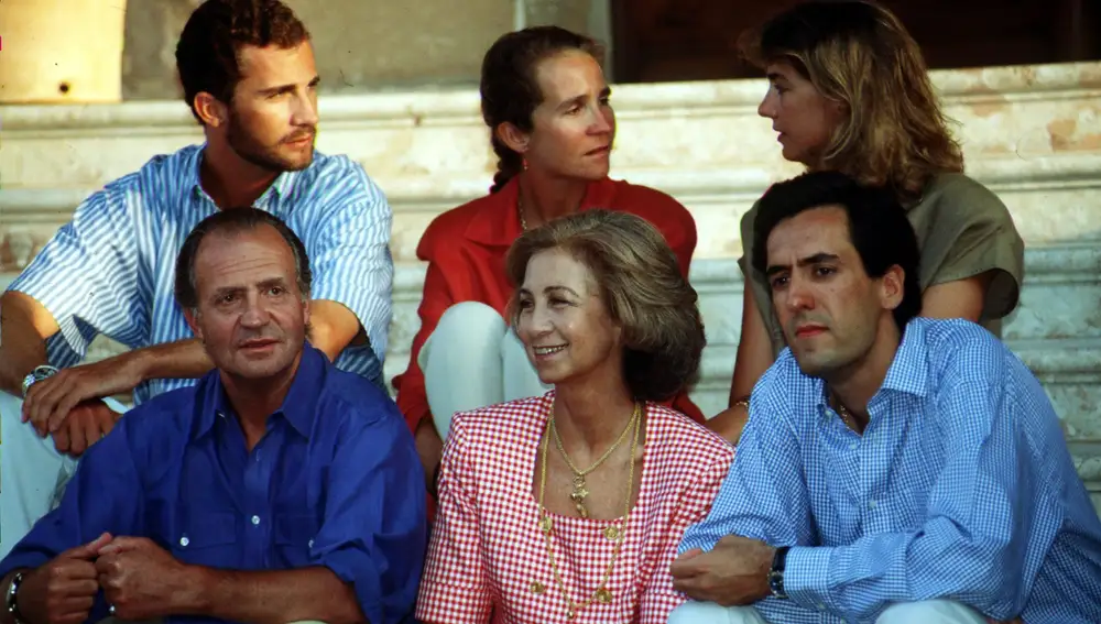Don Juan Carlos y Doña Sofía, junto a los duques de Lugo y la Infanta Cristina y el Príncipe Felipe, en Marivent