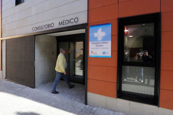 Entrada del consultorio médico de Mojados