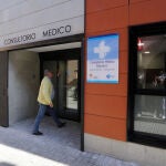 Entrada del consultorio médico de Mojados